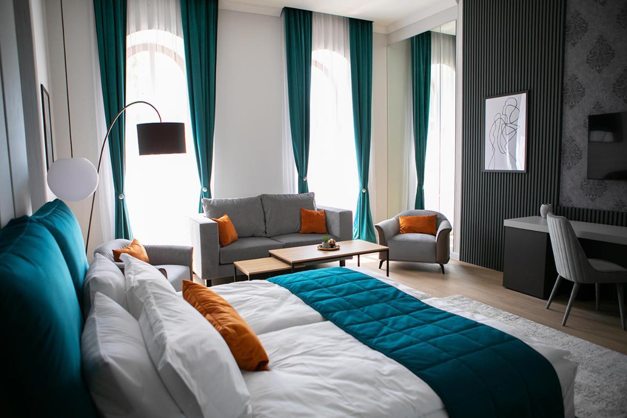 Hotel House Of Charles Carei Exteriér fotografie